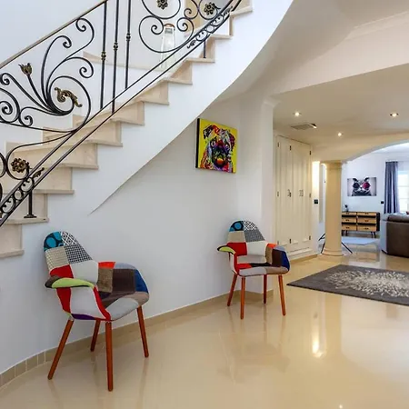 Vale Do Garrao Sleeps 8 With Pool Air Con And Wifi Вилла Кинта-до-Лаго