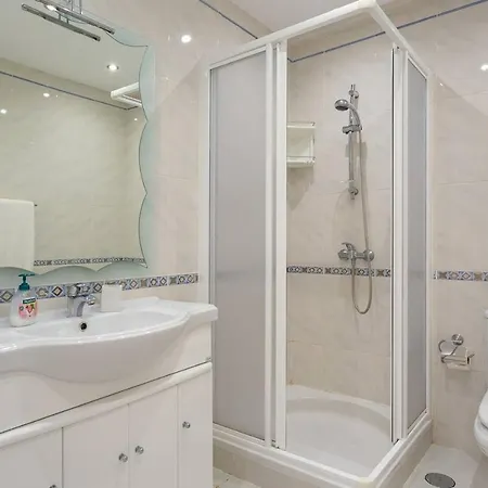 Vale Do Garrao Sleeps 8 With Pool Air Con And Wifi فيلة كينتا دو لاغو