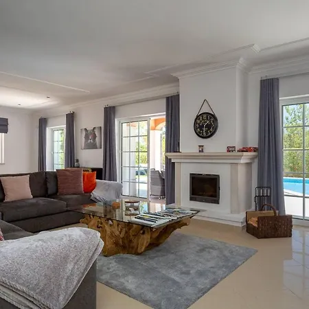 Vale Do Garrao Sleeps 8 With Pool Air Con And Wifi Quinta do Lago